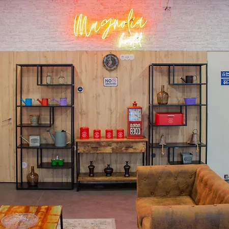 ゲストハウス Magnolia & ポルト